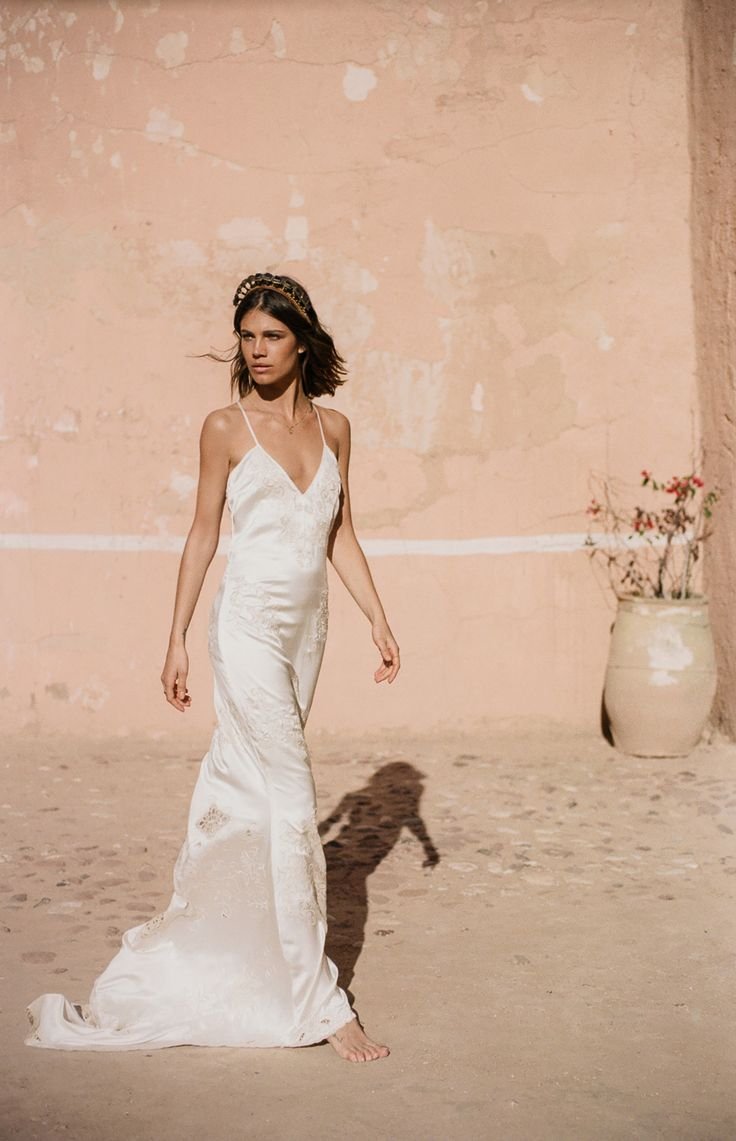 Vestidos de novia sencillos, vestidos de novia minimalistas, vestidos de novia bohemios, vestidos de novia románticos, vestidos de novia originales