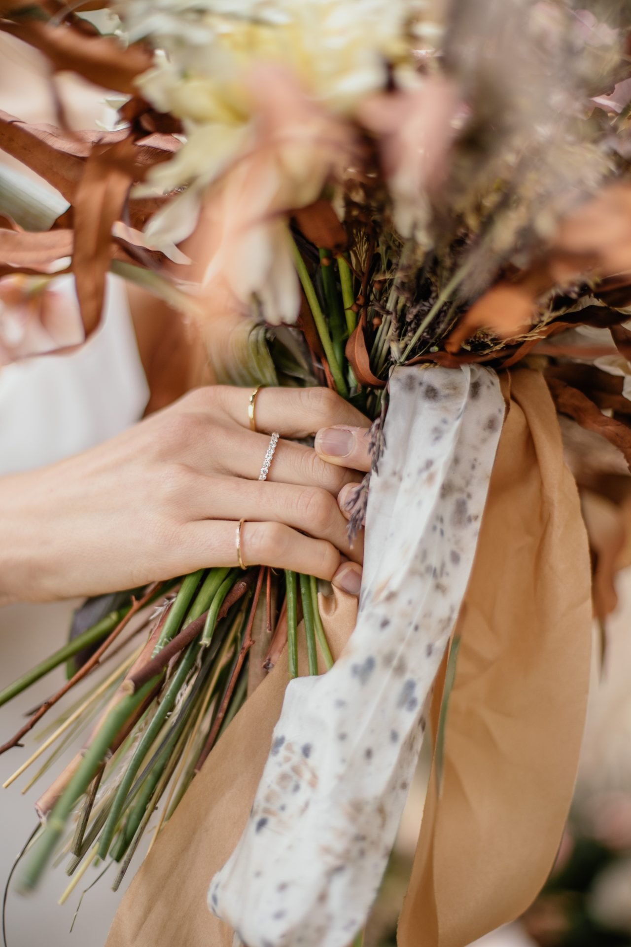 Vestidos de novia sencillos, vestidos de novia minimalistas, vestidos de novia bohemios, vestidos de novia románticos, vestidos de novia originales