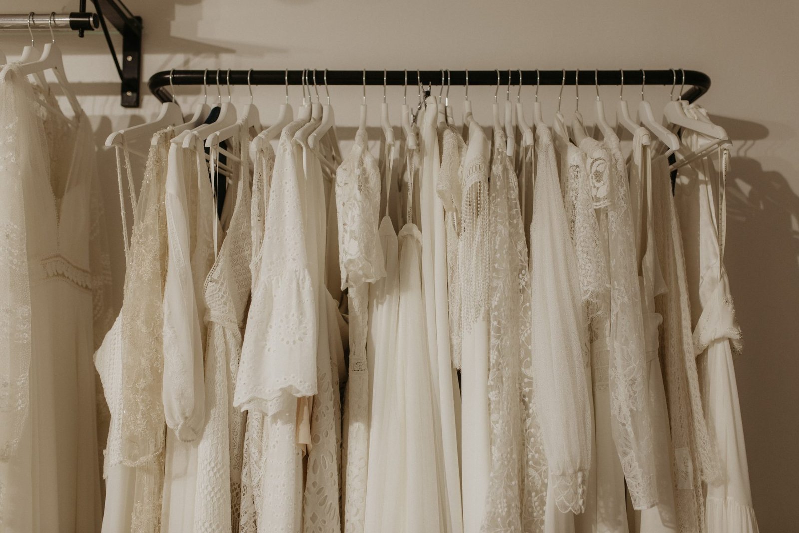 Vestidos de novia sencillos, vestidos de novia minimalistas, vestidos de novia bohemios, vestidos de novia románticos, vestidos de novia originales