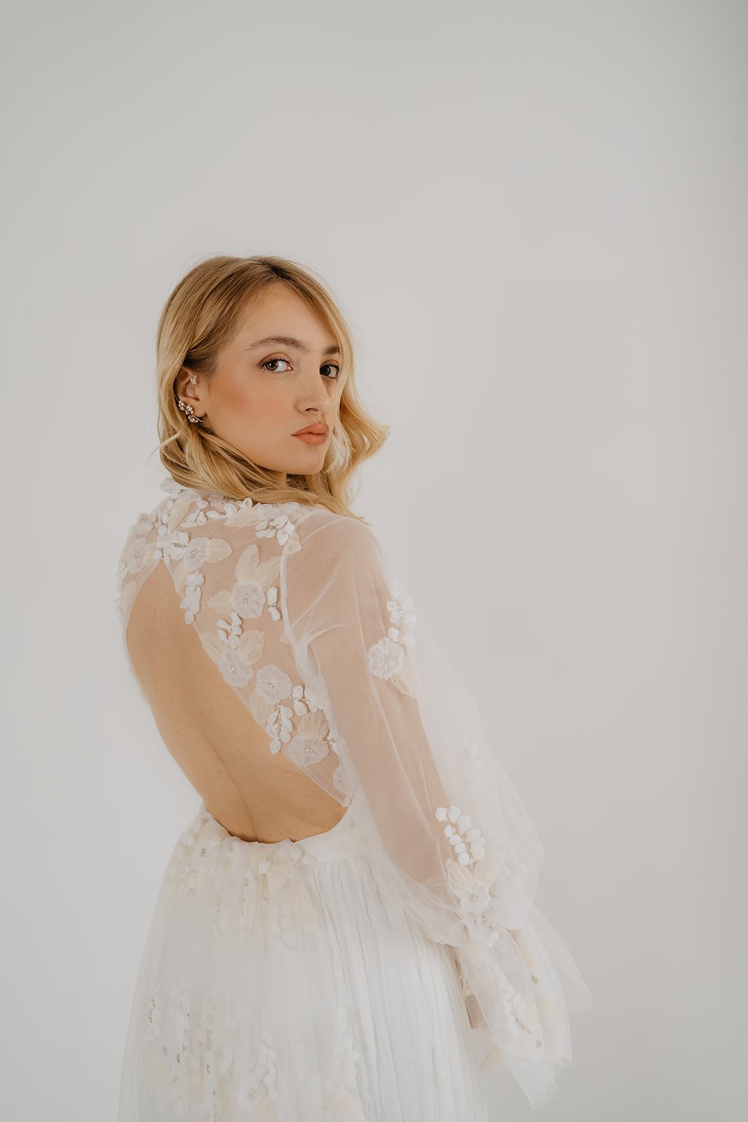 Vestidos de novia sencillos, vestidos de novia minimalistas, vestidos de novia bohemios, vestidos de novia románticos, vestidos de novia originales